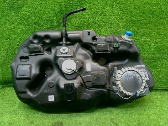 ★プリウス DAA-ZVW30 フューエルタンク 個人様宅配送不可 S 77001-47120★拍卖