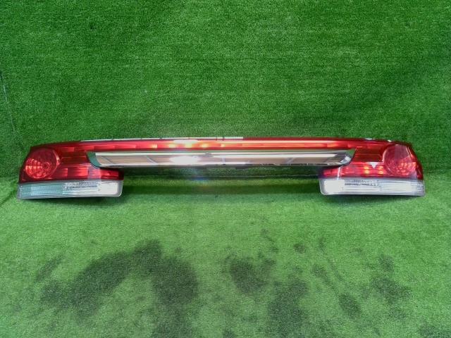 ★ステップワゴン DBA-RG3 Rフィニッシャーパネル 24Z 33701-SLJ-J01★拍卖