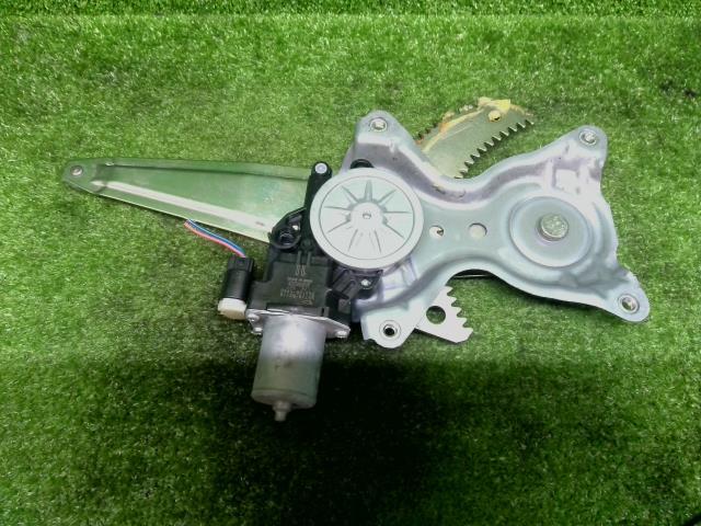 ★キャスト DBA-LA250S 右リアレギュレーター スタイルG SA2 85720-B2110★拍卖