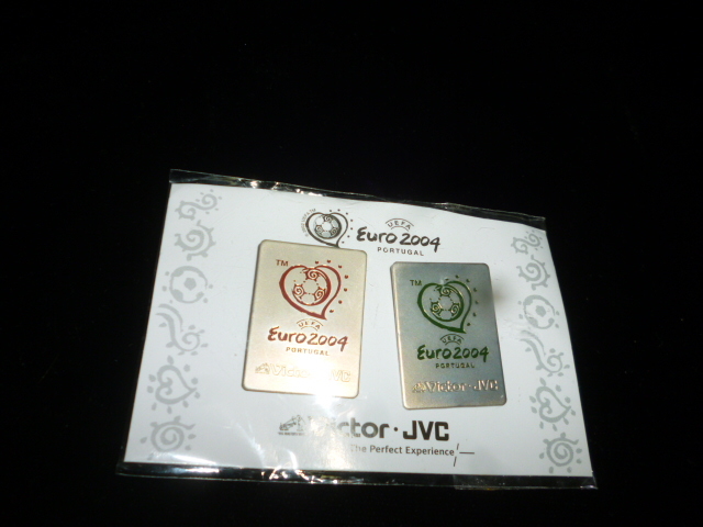 未使用 UEFA EURO2004 Victor JVC ピンバッジ 2個セット ユーロ拍卖