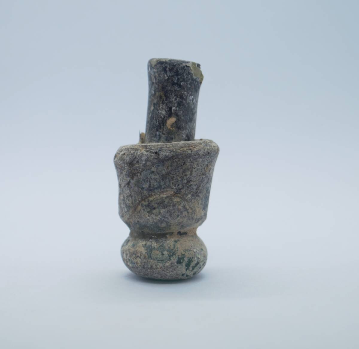 古代ガラス ローマン銀化グラス 壺 瓶 アフガニスタン出土 紀元3~4世紀頃 33.6 g拍卖