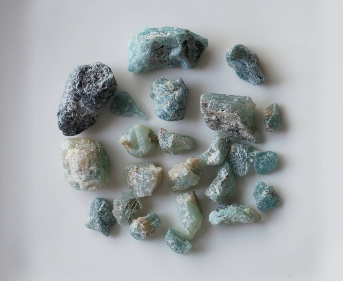 102ct 天然石 グランディディエライト 原石 セット売り マダガスカル産拍卖