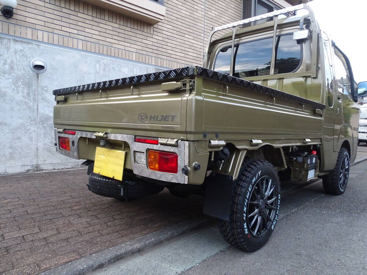 S500P S510P ダイハツ ハイゼット トラック 前期 専用設計 シマ 縞模様ステンレス製 リアテールガーニッシュ左右セット かんたん貼り付け拍卖