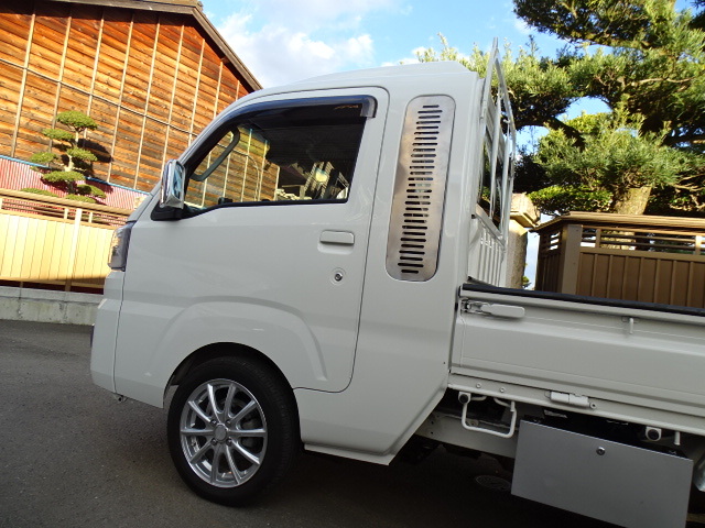 売り切り!未使用 ハイゼットジャンボ S500 S510P サイドガラスガーニッシュ ステンレス ダクトデザイン 前期後期共通 かんたん貼り付け拍卖