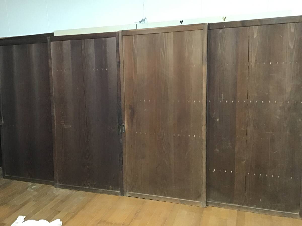 昭和レトロ 板戸だけど裏は襖 枠は襖側のみ漆塗り 襖紙は貼り替え必要 愛知県安城市まで引き取り限定拍卖