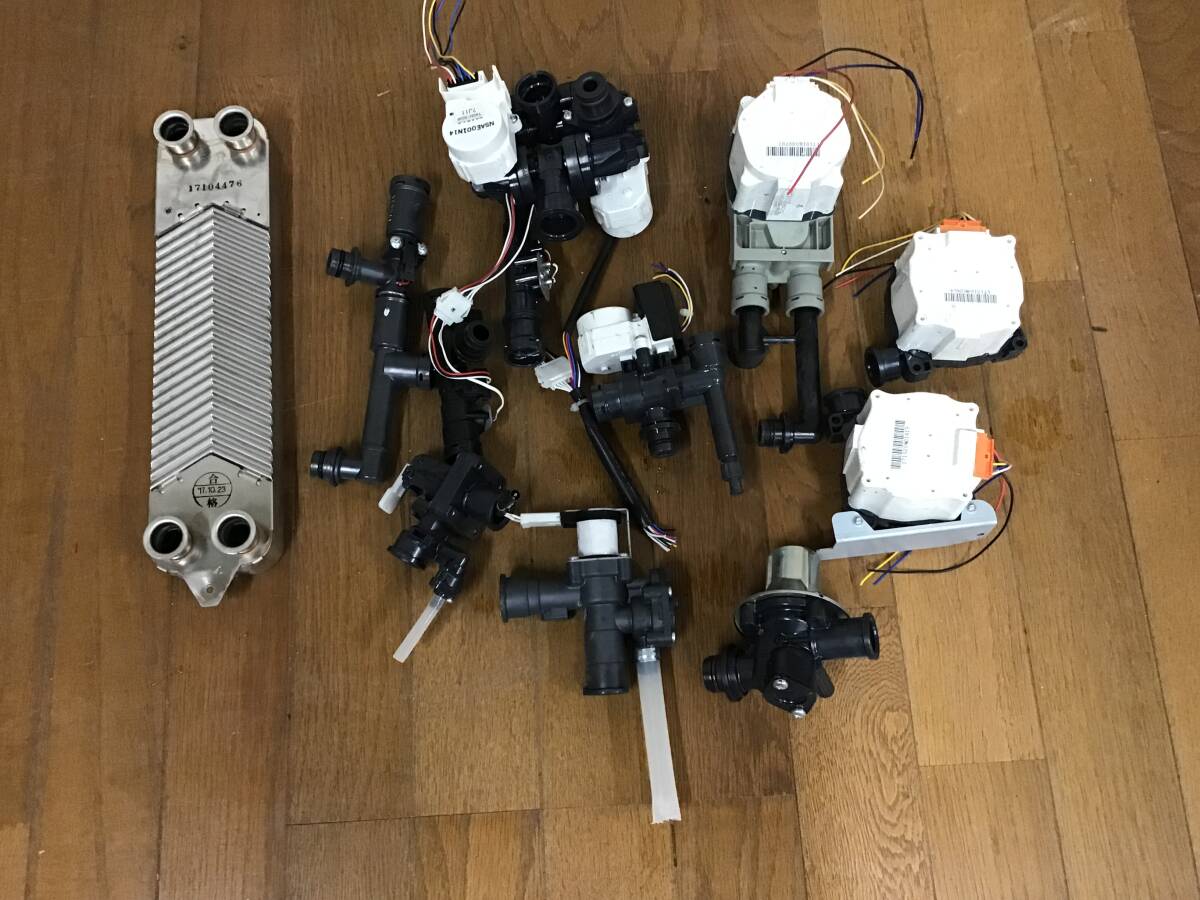 パナソニック エコキュート 2017年製 ポンプ、バルブ関連部品セット 中古拍卖