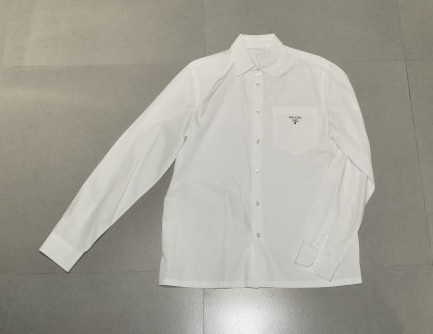 PRADA プラダの上質なコットン素材の胸元ロゴのポプリンシャツ トライアングルロゴ サイズ39拍卖