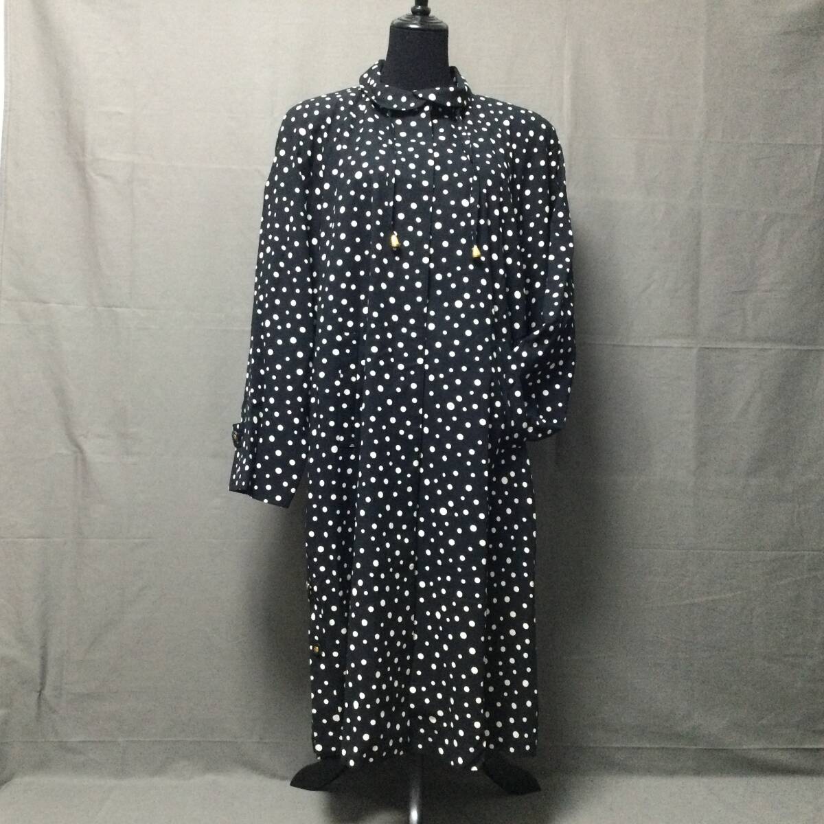 579/26 GJ71963 DEPUIS 1967 KAORYINU カオリーヌ LINOS アウター ブラック系 ドッド レディース サイズ13 古着 現状品拍卖