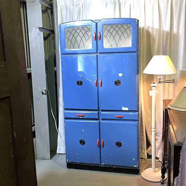 ビンテージキャビネットカップボード 食器棚 shefco ブルー レトロポップ拍卖