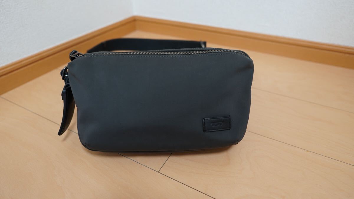 【愛知県】TUMI トゥミ ボディバック 鞄 グレー拍卖