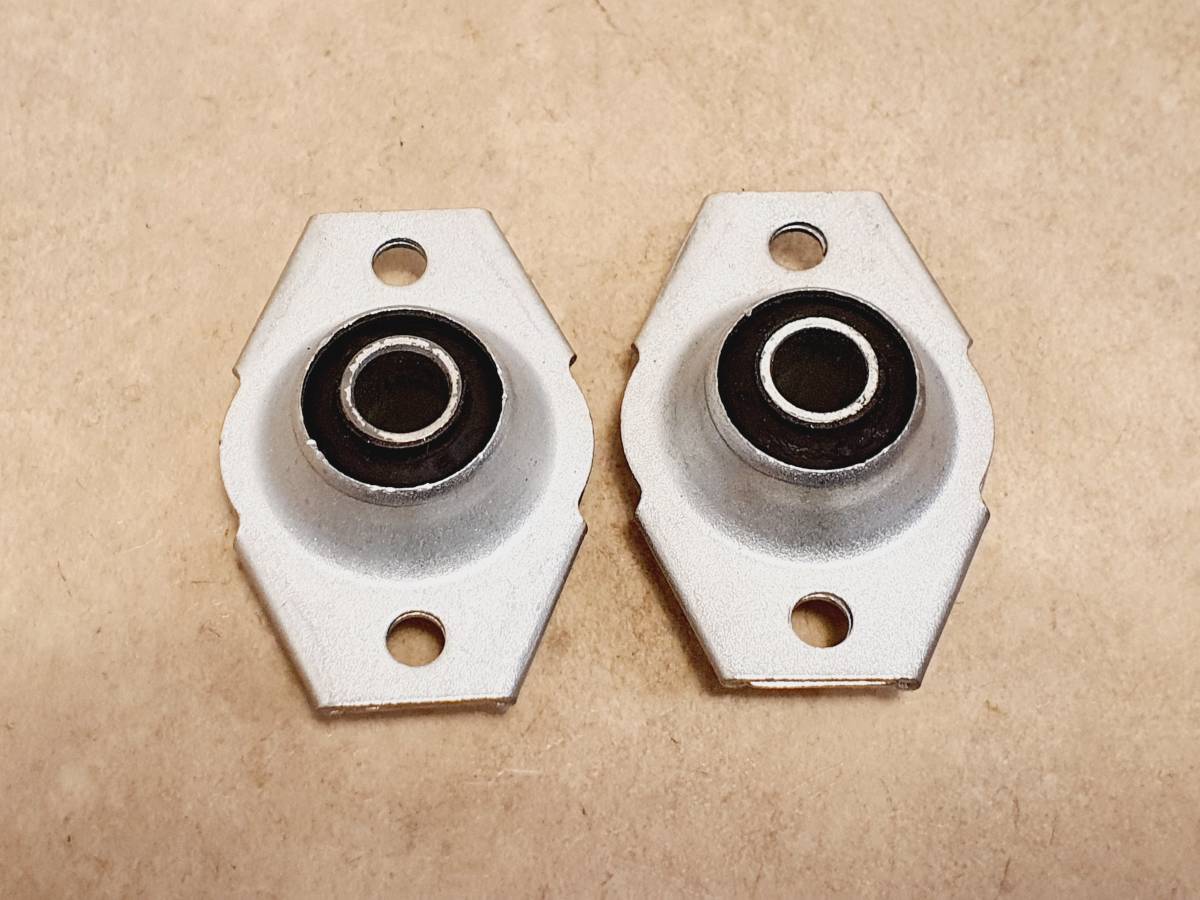 ルノー・4 キャトル テンションロッドブッシュ 2個セット拍卖