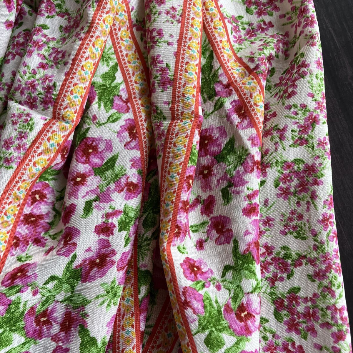 SALE両耳側切りぱらし レーヨンリネン混生地ストライプ花柄幅145×250cm拍卖