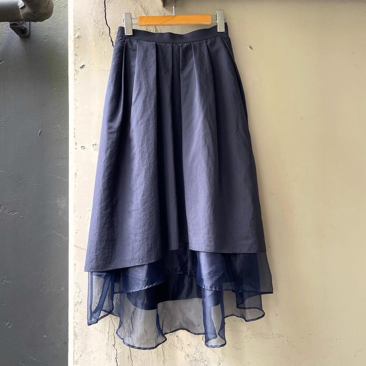 LANVIN en Blue ランバンオンブルー ロングスカート スカート タックプリーツ フィッシュテール ボトムス M ネイビー 未使用品 美品拍卖