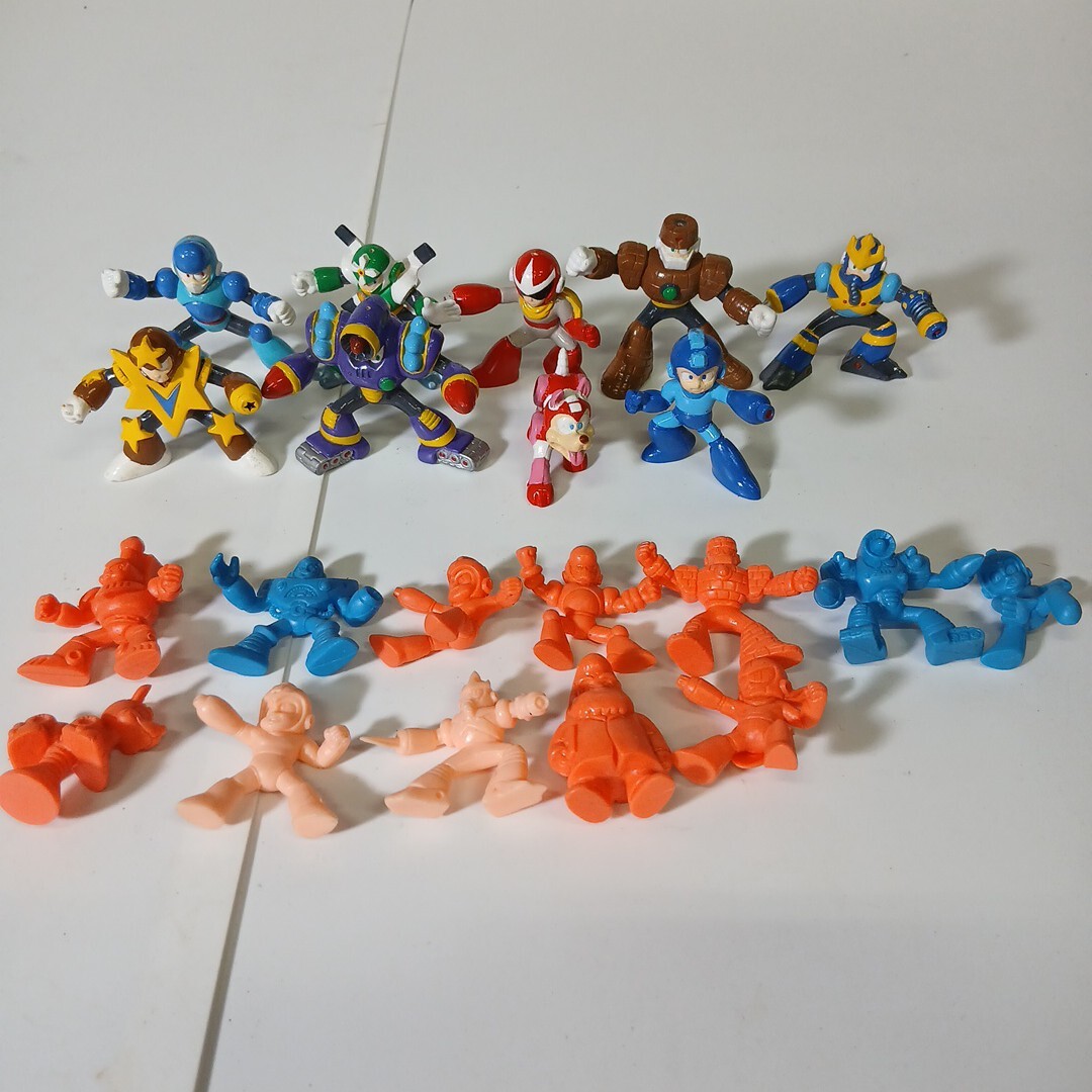 ロックマン ミニフィギュア×9体 消しゴムフィギュア×12体 まとめて 当時物 BANDAI CAPCON 【C-18】拍卖
