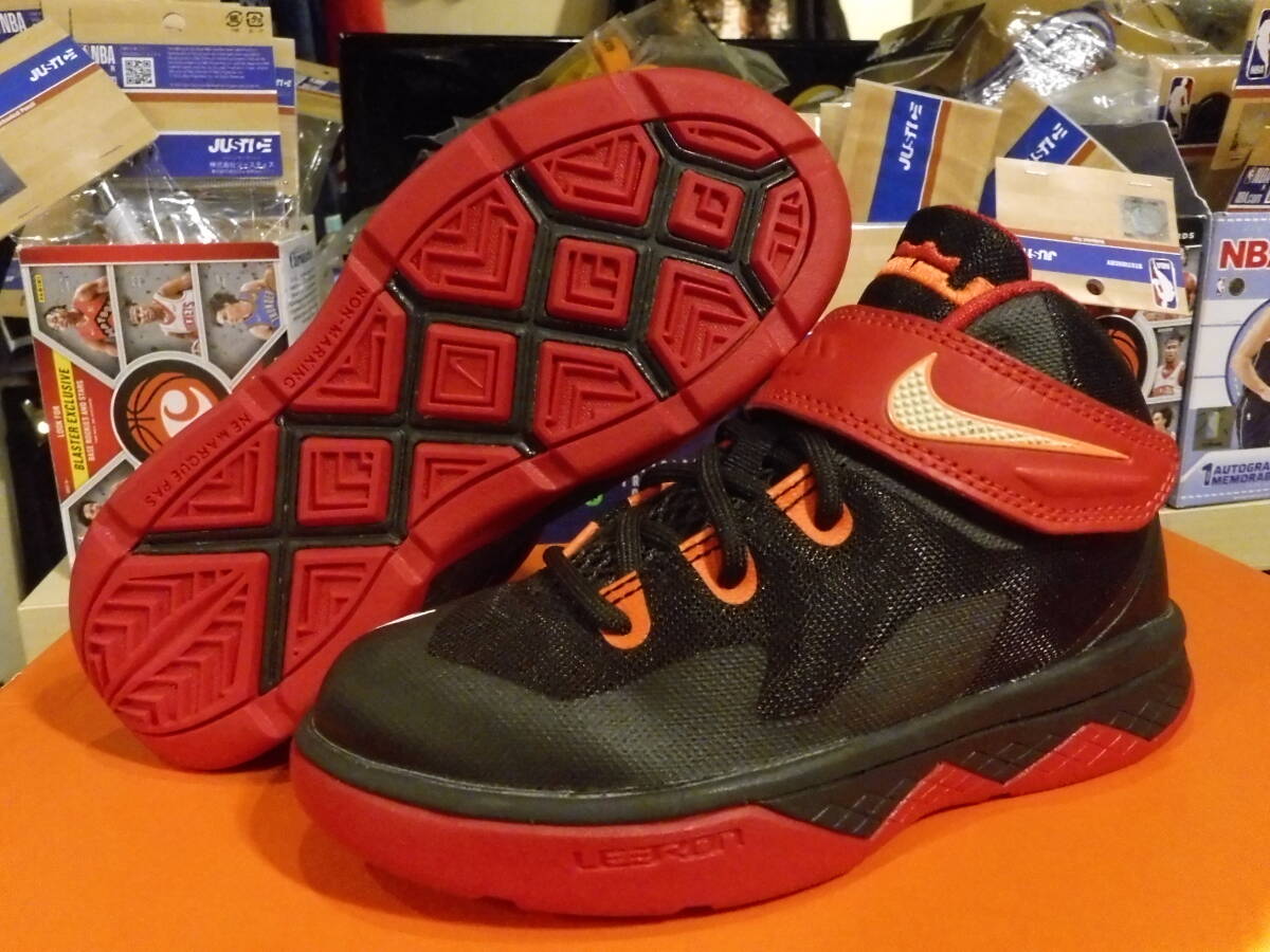 送料込 新品 レブロン ジェームス シューズ 小さい子供サイズ 16.5cm 海外限定品 新品未使用 100% 本物 正規品 ズームソルジャー拍卖
