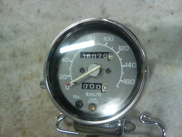 ホンダ純正 スティード400,600、スピードメーター 走行距離短い 凹みあります 中古です。 拍卖