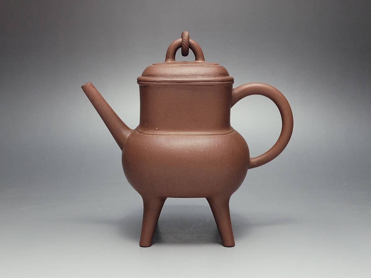 ● 幅 約 16.1cm 長い出水部と長い脚が涼しくて形が素敵な 時代唐物 四角 紫砂壺・明清時代 茶道具 煎茶道具 煎茶具 紫砂壺 茶壺 朱泥 ●拍卖