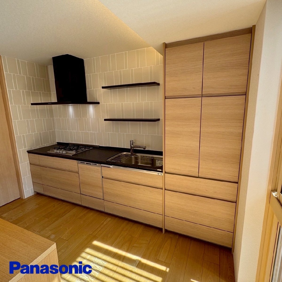 モデルルーム展示品 パナソニック システムキッチン W2550 食洗器 コンロ レンジフード 食器棚 ★引き取り限定★ /D1809拍卖