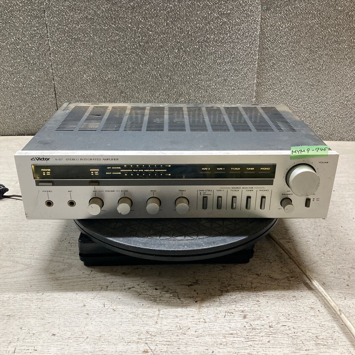 MYM9-745 激安 Victor STEREO INTEGRATED AMPLIFIER A-D7 115W 通電、電源オン、オフOK 中古現状品 ※3回再出品で処分拍卖