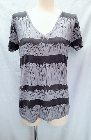 ☆DOUBLE STANDARD CLOTHING ダブルスタンダードクロージング Sov./Vネック 柄物Tシャツ/グレー×ブラック/サイズF拍卖