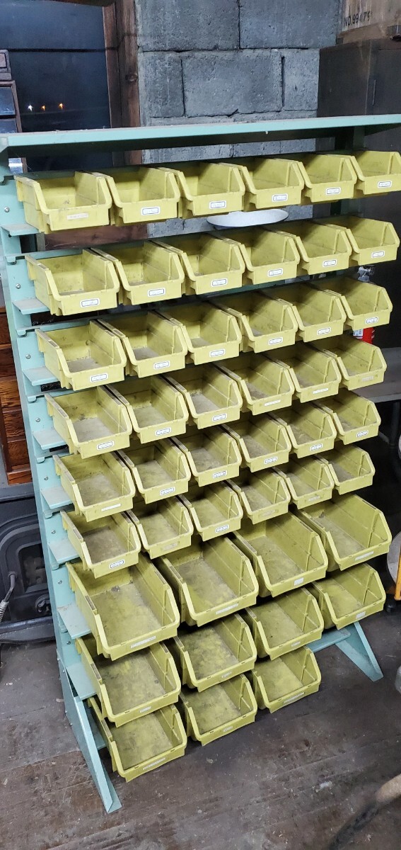 部品管理 棚 パーツ 整理 工具 木工 コンテナ 収納 ボルト ビス 整備工場 作業場拍卖