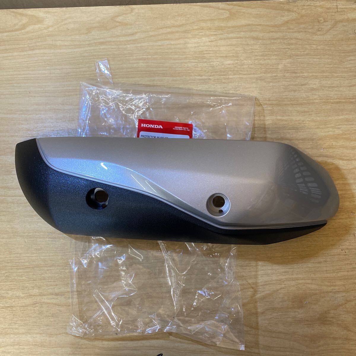 ホンダ純正リード125 JF45 マフラーカバー シルバー&ブラック マフラープロテクター 【水曜・日曜・祝日休み 臨時休業有】拍卖
