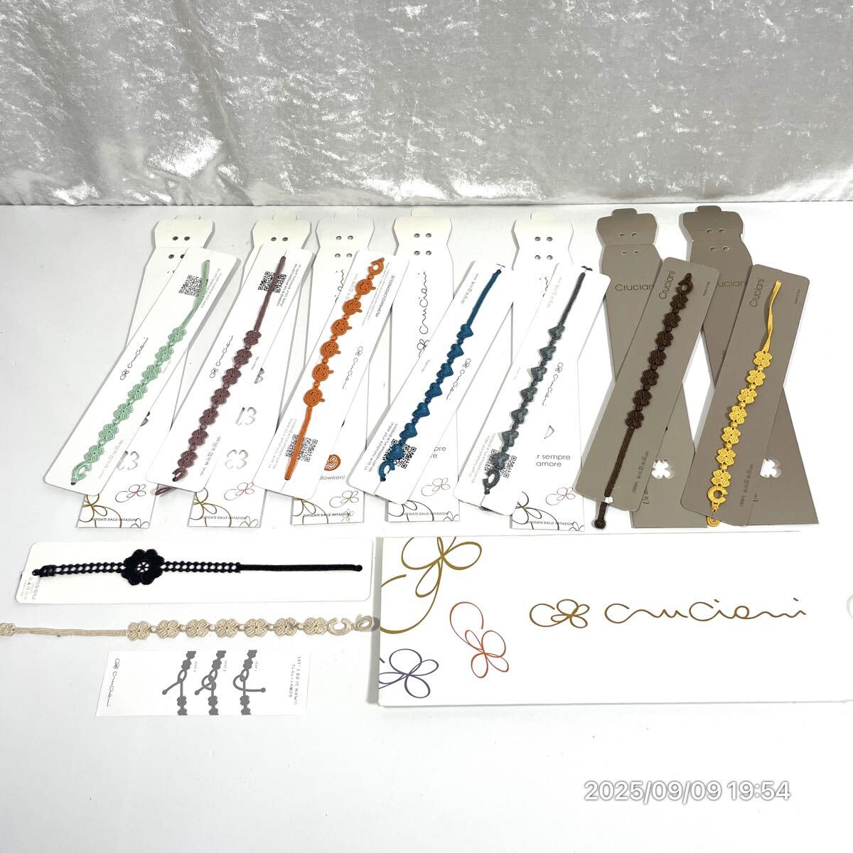 極美品 Cruciani クルチアーニ クローバー ハート カボチャ マルチカラー 刺繍 レース チャーム ブレスレット 9点セット拍卖