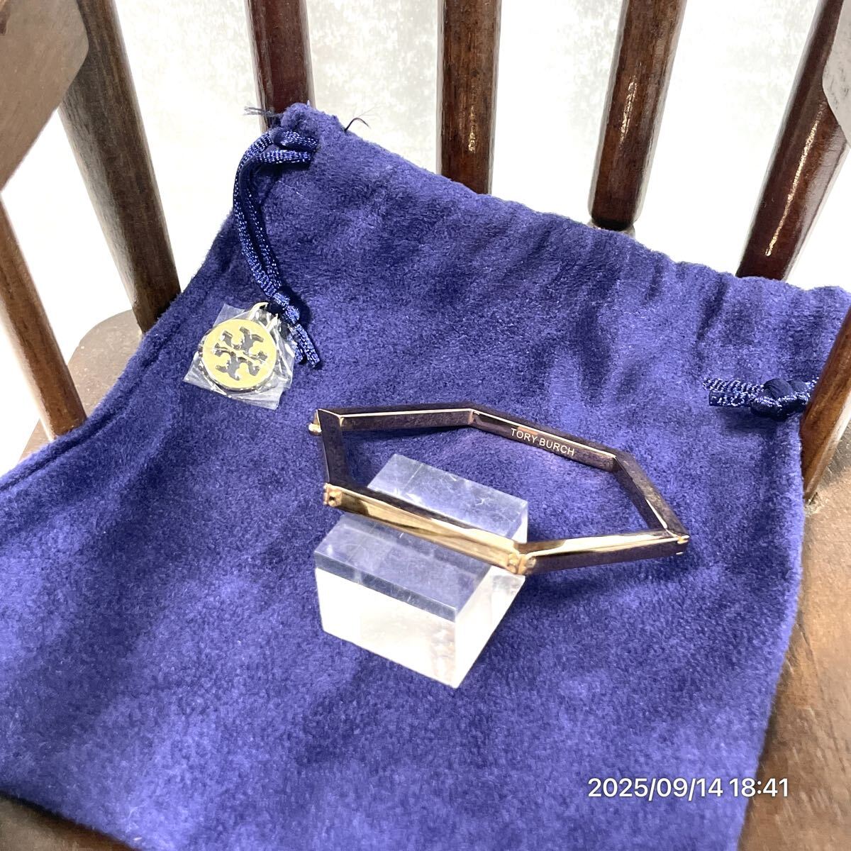 2 TORY BURCH トリバーチ ブランドロゴ ゴールドカラー 六角形 バングル ブレスレット アクセサリー 装飾品拍卖