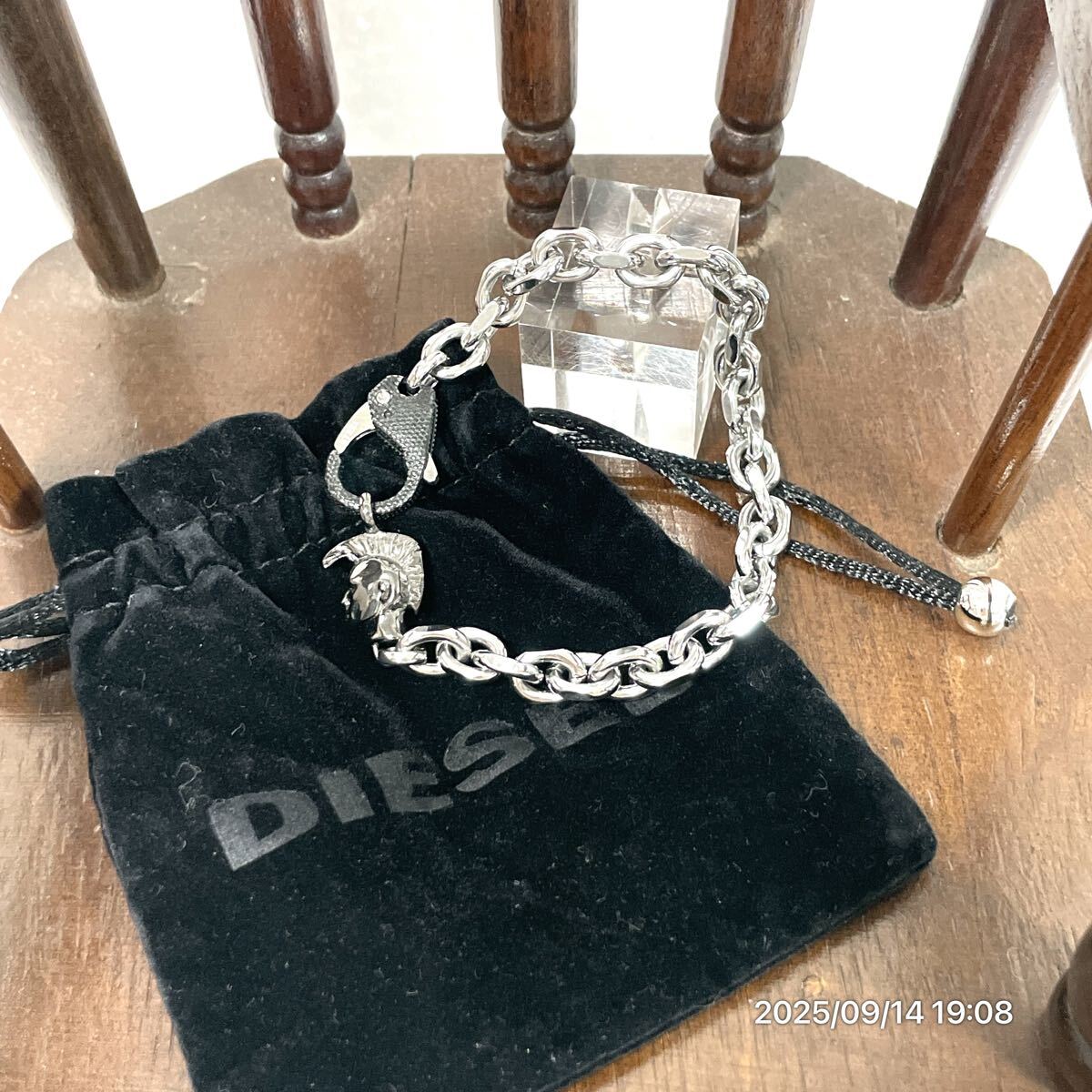 美品 DIESEL ディーゼル モヒカン パンク 手錠 シルバー ×ブラックカラー チェーン ブレスレット バングル アクセサリー 装飾品拍卖