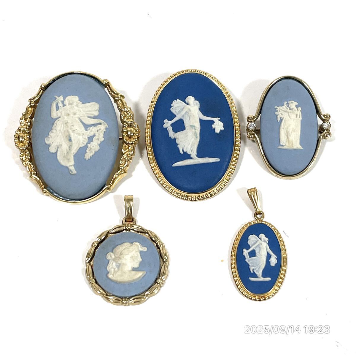 WEDGWOOD ウエッジウッド 女性モチーフ カメオ ゴールド×ブルー系カラー ペンダントトップ ブローチ アクセサリー まとめ 5点セット 拍卖