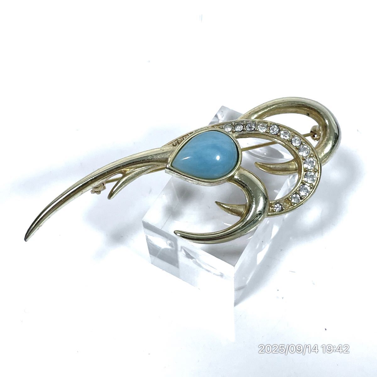 VENDOME ヴァンドーム 雫 色石 ラインストーン ゴールドカラーボディ ブローチ アクセサリー 装飾品 ファッション 小物拍卖