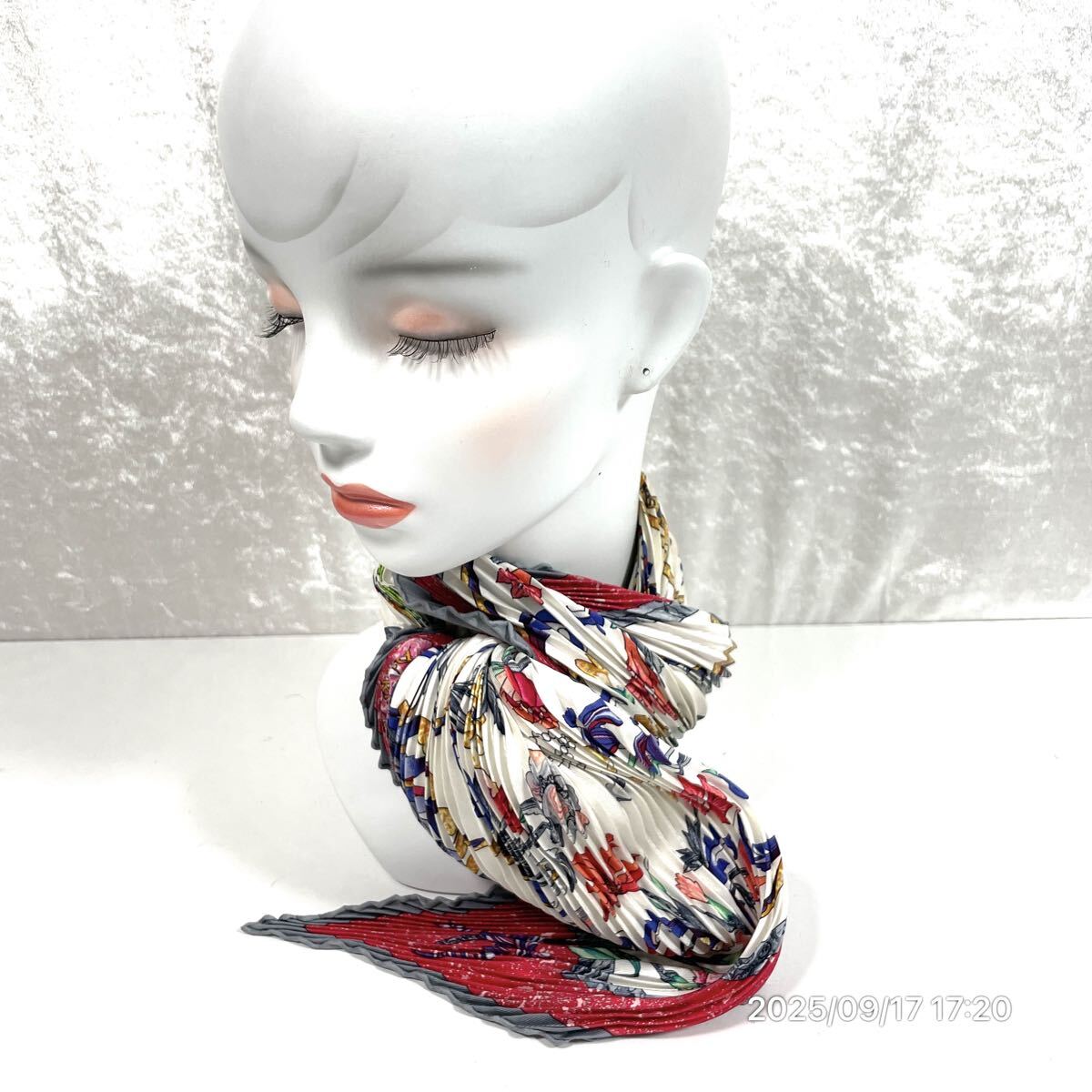 HERMES エルメス 鳥 花 扇子 木の実 総柄 プリーツ シルク100 スカーフ ファッション アイテム 装飾品 拍卖