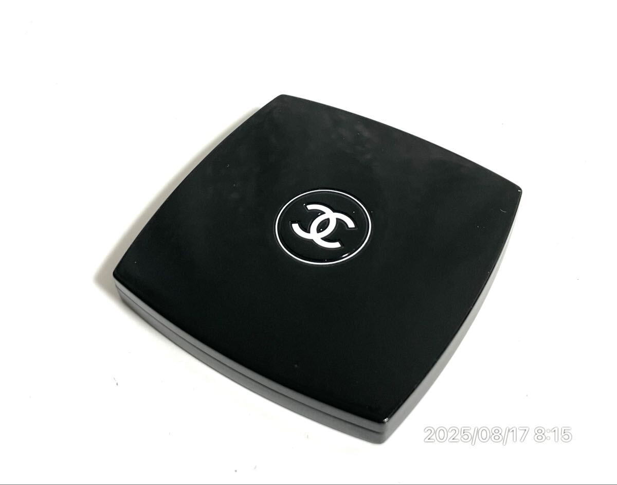 CHANEL シャネル CC ココマーク ミロワール ドゥーブル ファセット ブラック × ホワイトカラー コンパクトミラー 手鏡 拍卖
