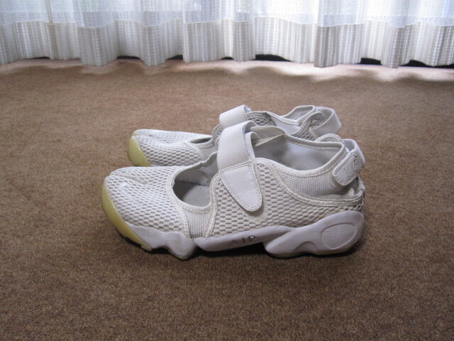NIKE ナイキ AIR RIFT BREEZE スニーカー 848386-100 US8/25cm ホワイト USED拍卖