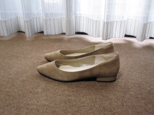 使用2.3回キレイ UNITED ARROWS ユナイテッドアローズ B&Y スエードローパンプス 日本製 茶ベージュ サイズ36/22.5cm ヒール高さ2cm拍卖