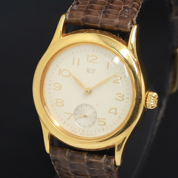 稼働 QZ KT オリジナル 6045-G01925 アイボリー文字盤 スモセコ メンズ腕時計 2000000 NSK KRK拍卖