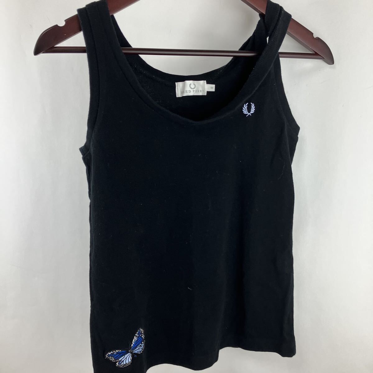 フレッドペリー ノースリーブ 黒 タンクトップ 蝶々柄 ブラック 薄い Mサイズ レディース 女性用拍卖