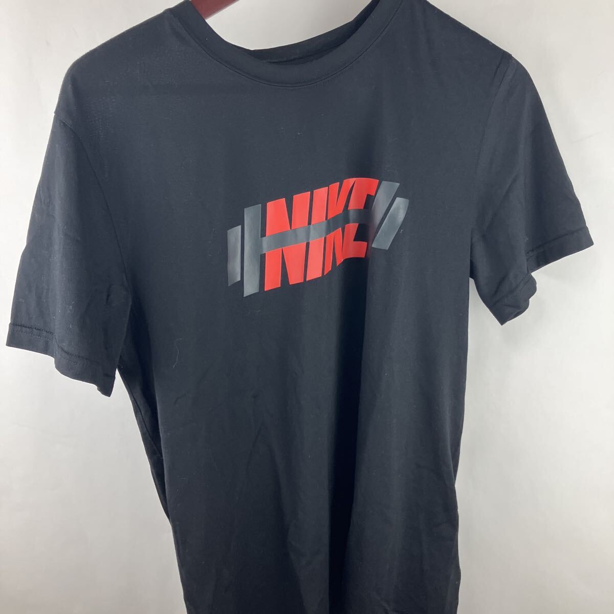 NIKE ナイキ 半袖Tシャツ Tシャツ Mサイズ ブラック 通気性 速乾生地 スポーツ 男性向け メンズ トップス拍卖