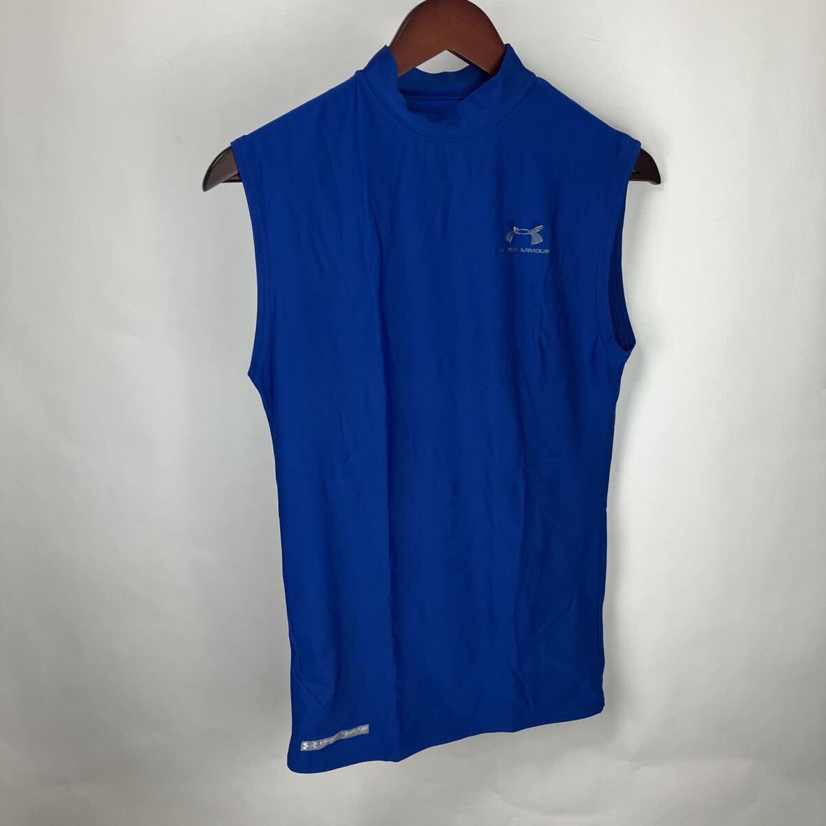 アンダーアーマー ノースリーブ ブルー メンズ 男性向け 通気性 速乾生地 Mサイズ スポーツウェア ランニングシャツ拍卖