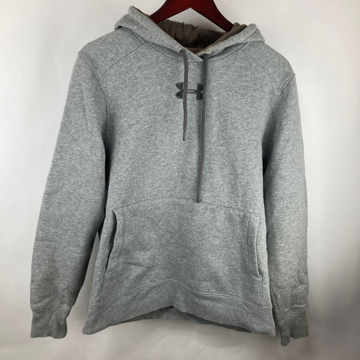 under armor アンダーアーマー パーカー グレー スウェット 裏起毛 フーディー トップス カジュアル M プルオーバー スウェット拍卖
