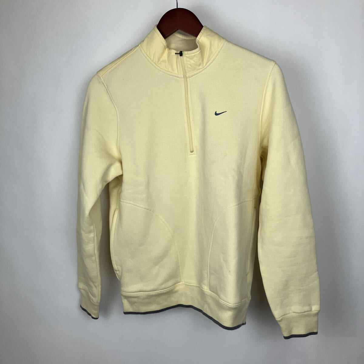 NIKE ナイキ ハーフジップ スウェット トレーナー Mサイズ コットン ミニ裏毛 イエロー クリーム色 ワンポイント 拍卖