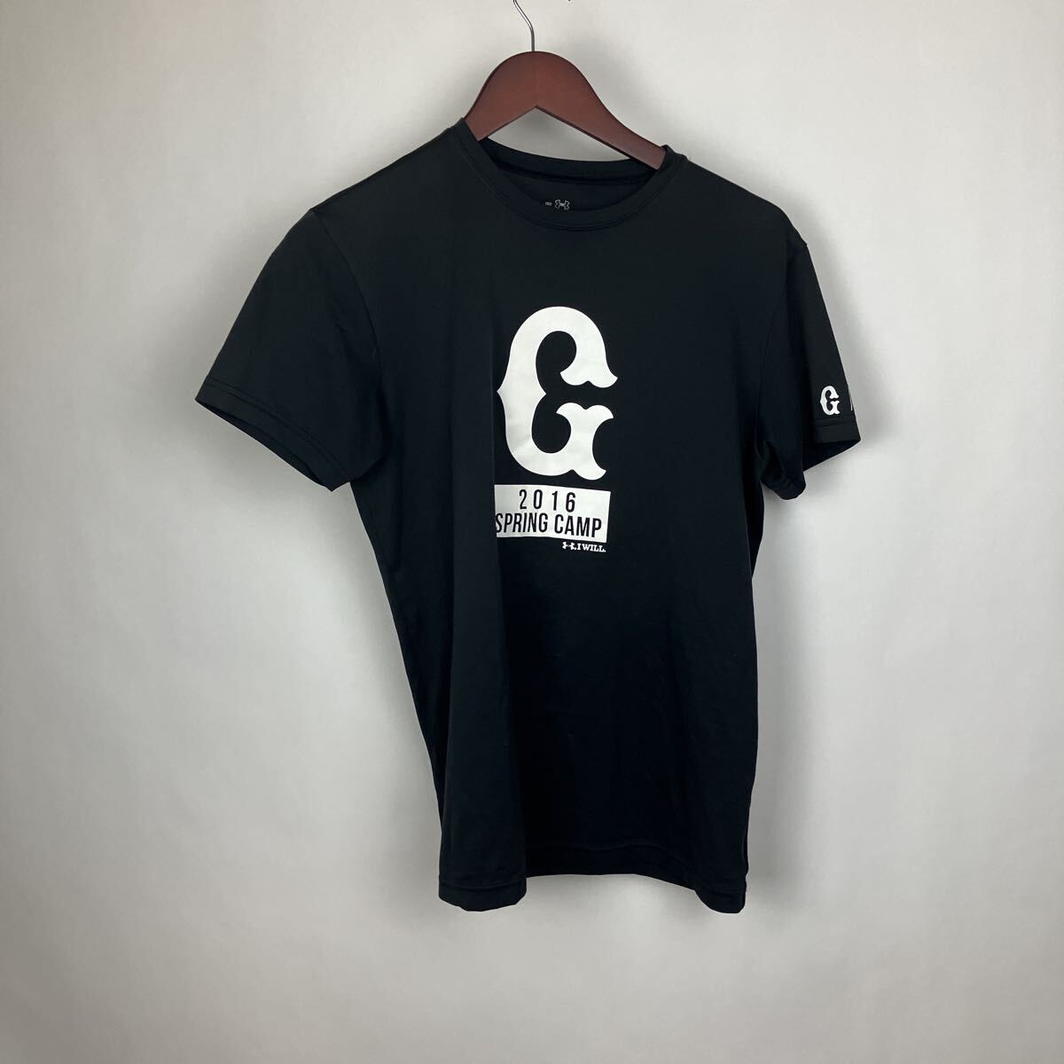 アンダーアーマー Tシャツ Mサイズ 半袖Tシャツ 黒 ブラック 半袖 トップス ロゴ プリント 通気性 速乾生地 under armor拍卖