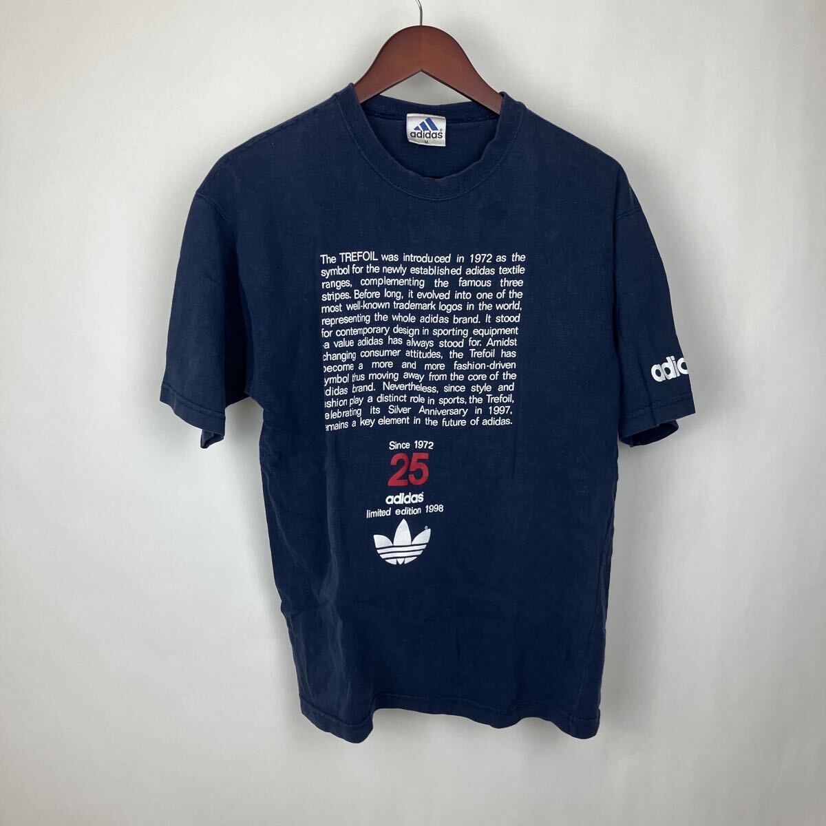 adidas アディダス Tシャツ 半袖 Mサイズ ネイビー 黒 半袖Tシャツ メンズ 男性向け トップス ロゴ 英語 拍卖