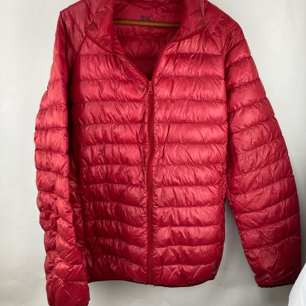 ユニクロ UNIQLO ウルトラライトダウンジャケット アウター ジップアップ 秋冬 軽量 カジュアル S レディース レッド 無地 シンプル拍卖