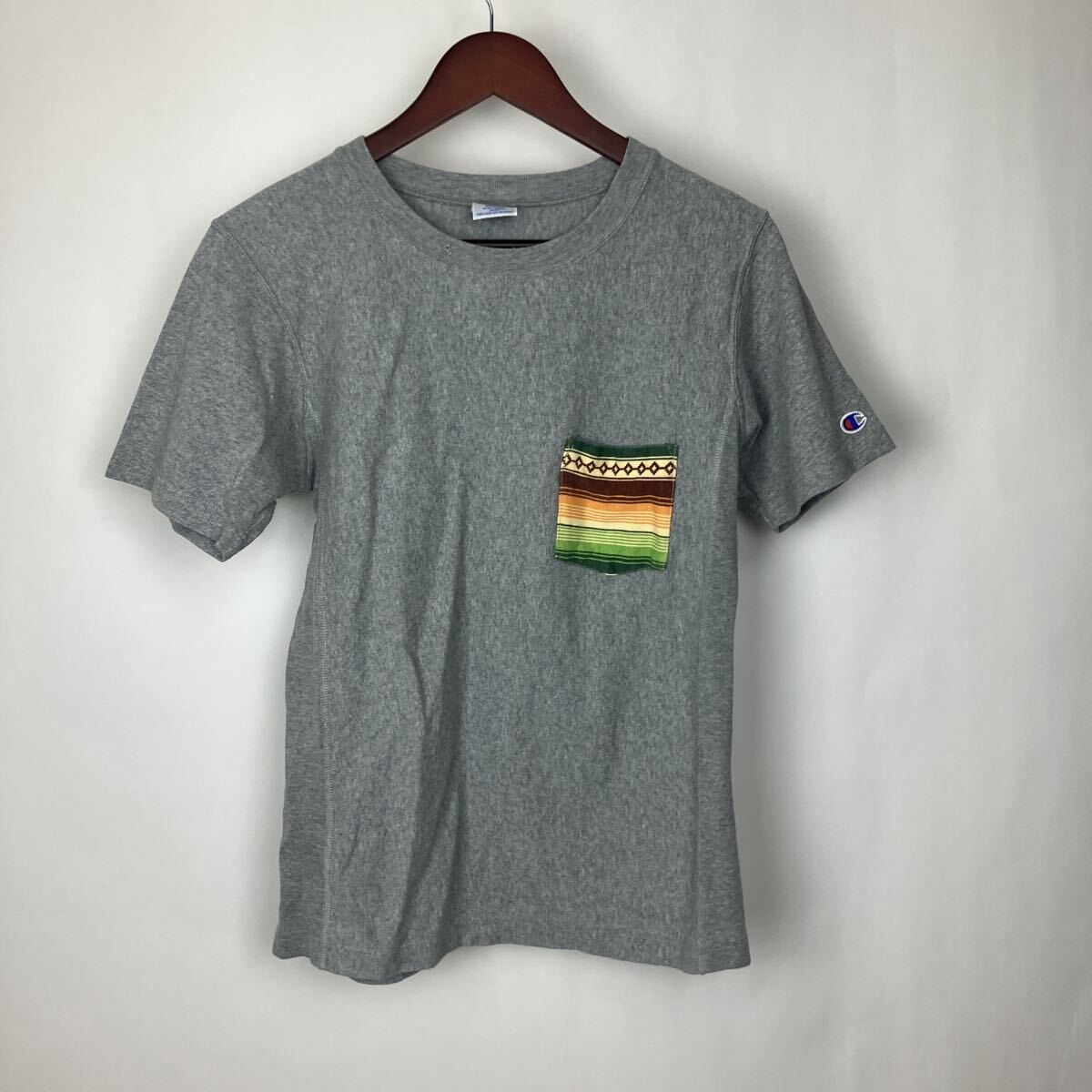 チャンピオン Champion グレー ポケットTシャツ 半袖Tシャツ Tシャツ ポケット グレー メンズ 男性用 Mサイズ拍卖