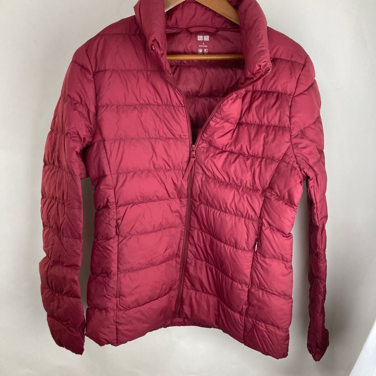 ユニクロ ダウンジャケット UNIQLO ウルトラライトダウンジャケット ナイロン レッド 赤 保温性 防風 防寒 シンプル レディース S拍卖