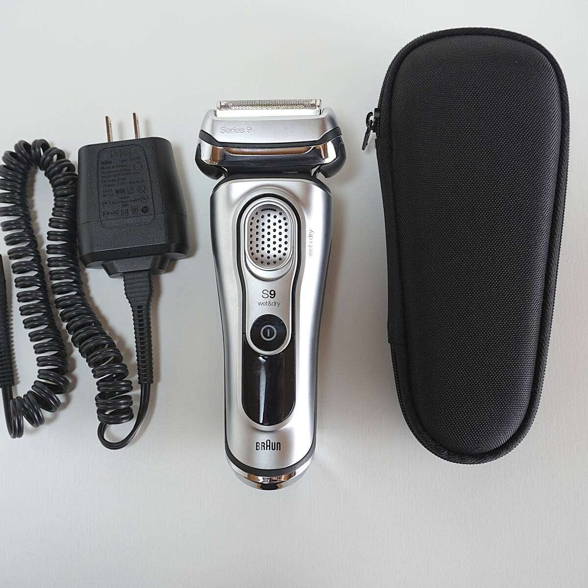 ★【美品】ブラウン シリーズ9/電気シェーバー/Type 5791/4枚刃/充電式/お風呂剃りOK ♪♪(N3)拍卖