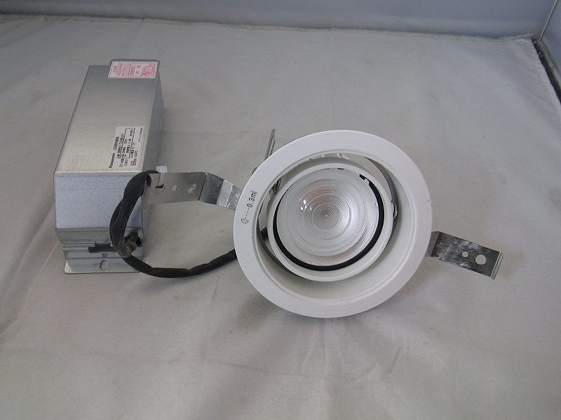 パナソニック Panasonic 【訳あり品】天井埋込型 LEDダウンライト4個セット LRD3200LLE1/NNN61732WLE1拍卖
