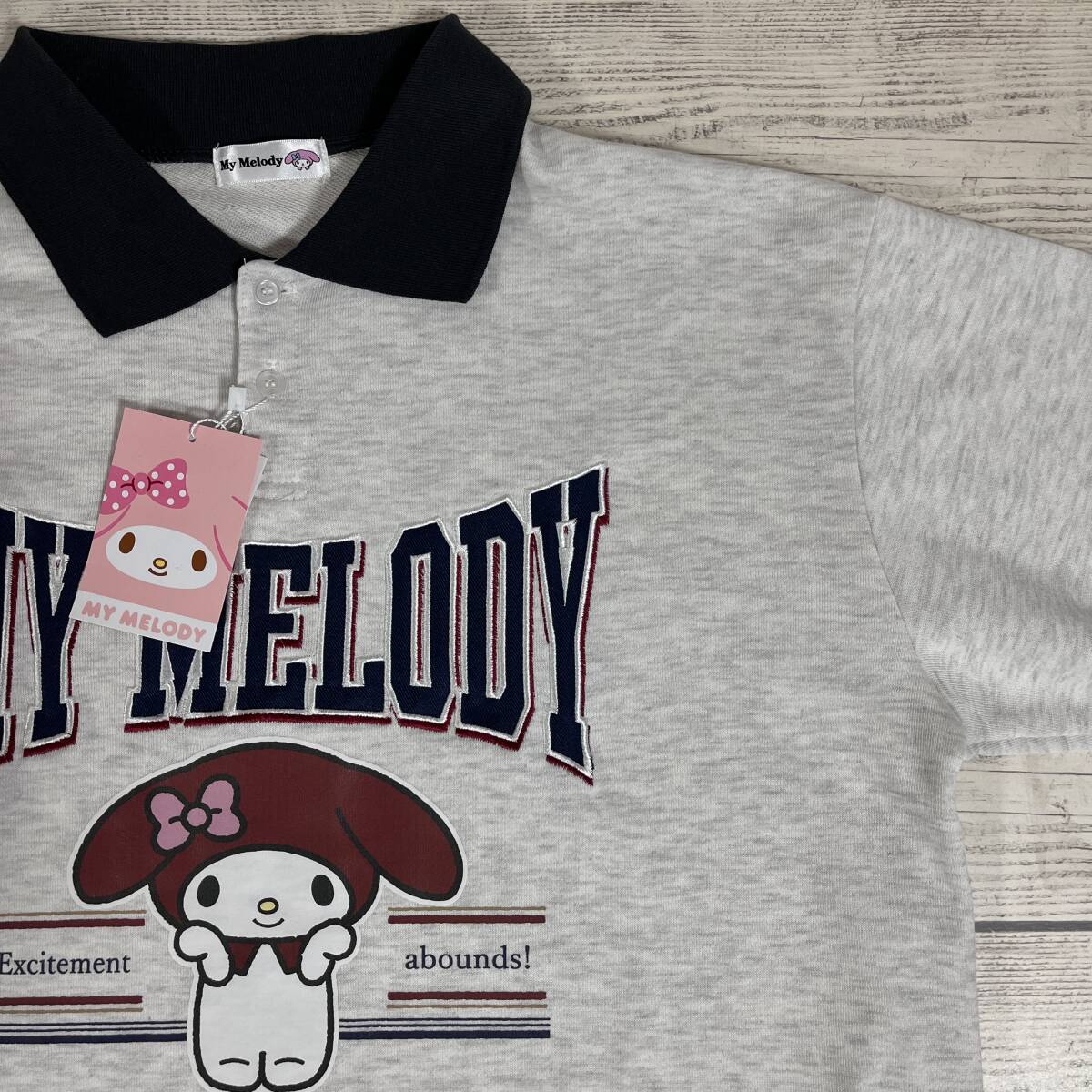 ★ My Melody (マイメロディ) ★ Mサイズ マイメロ Sanrio ポロシャツ プルオーバー 半袖トレーナー クロミ キティー (タグ付き新品未着用)拍卖