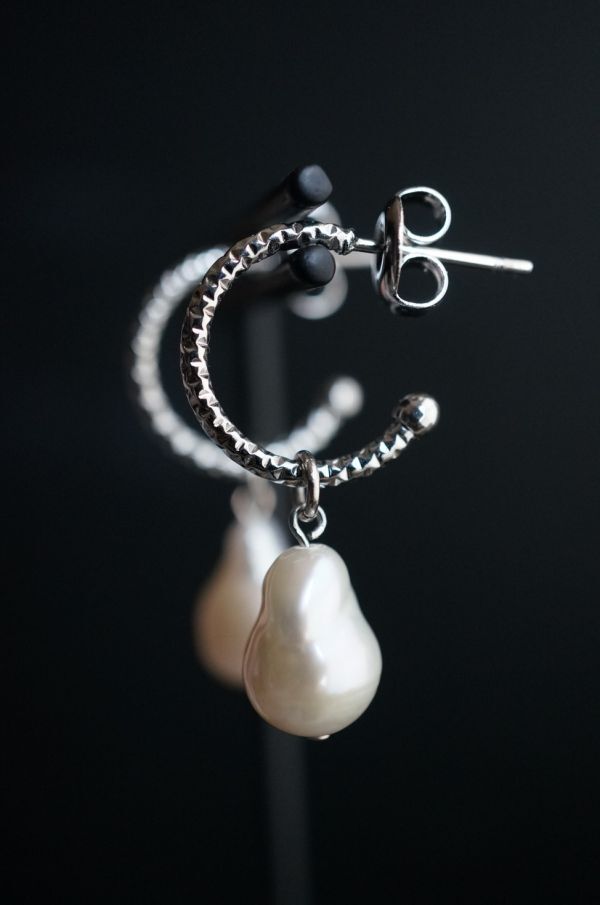 サージカルステンレス ピアス 504 淡水真珠バロック ハーフフープピアス 金属アレルギー対応金具使用 天然石・パワーストーン拍卖